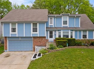 9103 Acuff Ln, Lenexa, KS 66215