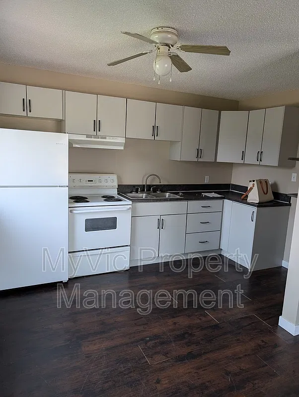 2 bed, 1.0 bath, $1,375 — Photo 1