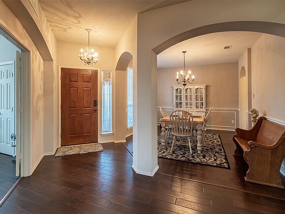 2nd image of 3 Whispering Bend Ct