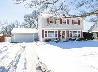 362 Shore Acres Dr, Rochester, NY 14612