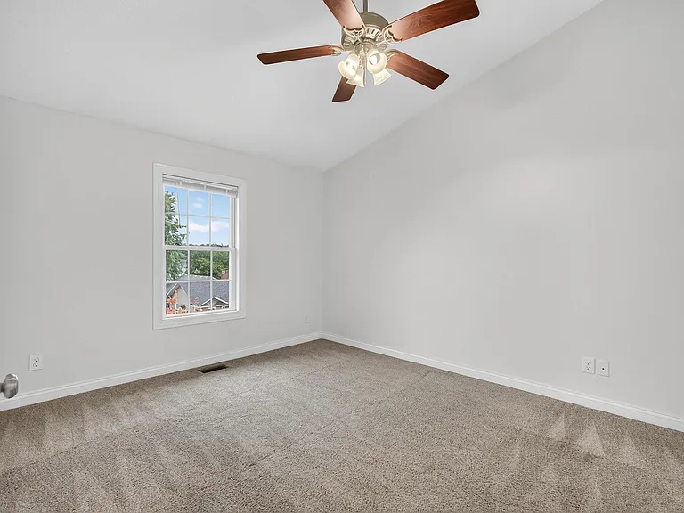 320 E 29th St — Photo 19