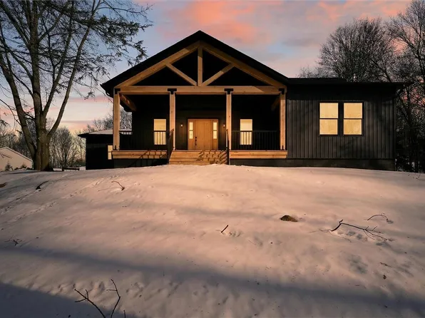 392 Stuber Rd, New Brighton, PA 15066