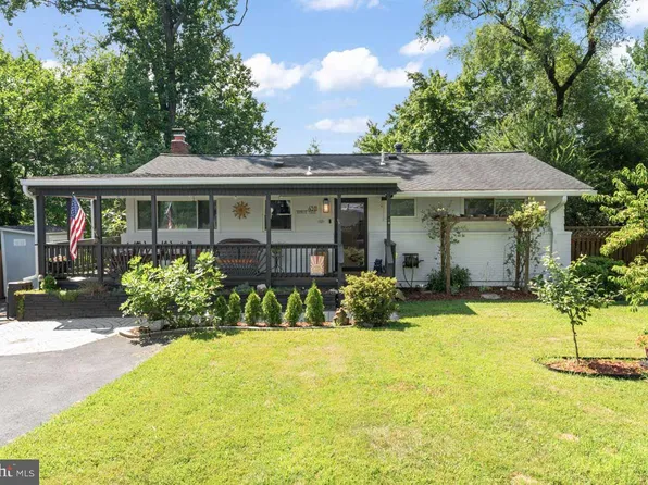 4511 Apple Tree Dr, Alexandria, VA 22310