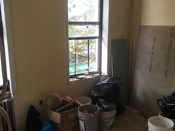 3rd image of 1275 Putnam Ave #1A