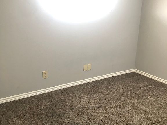 5th image of 516 Holiday Dr #48