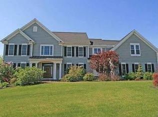 12 Nature Vw, Pittsford, NY 14534
