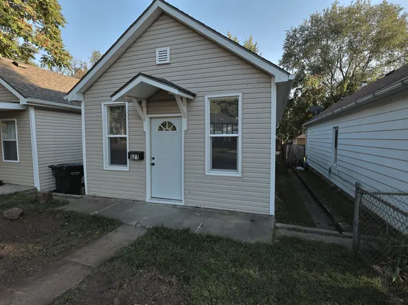 621 Kiowa St, Leavenworth, KS 66048