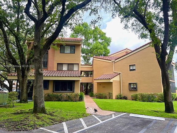 2nd image of 15579 Miami Lakeway N APT 102
