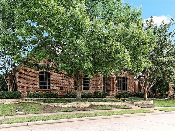 2nd image of 2432 Bedford Cir