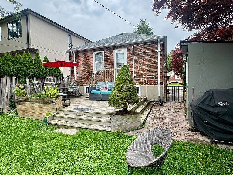 37 Tiago Ave #MAIN FLOOR — Photo 18