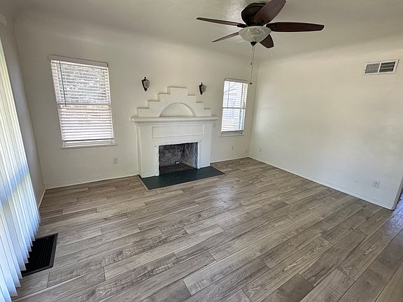 4th image of 455 Hazel St