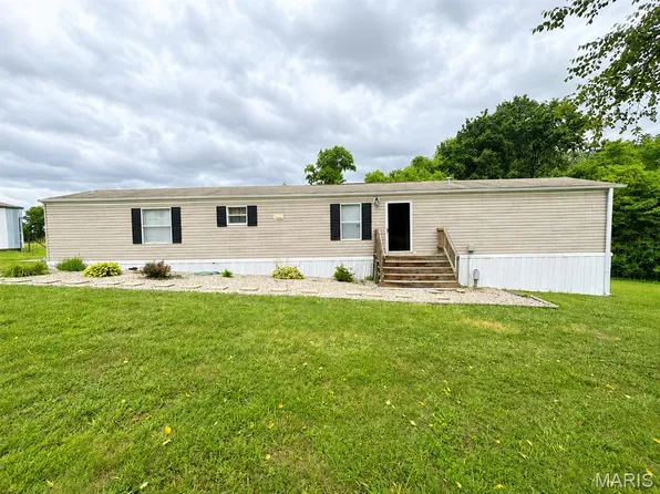2255 County Road 900 E, Rinard, IL 62878