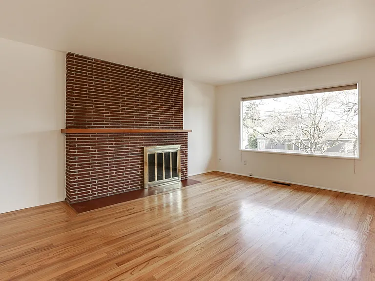 4933 N Concord Ave — Photo 5