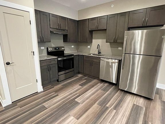 3rd image of 400 E Hillcrest Dr #204