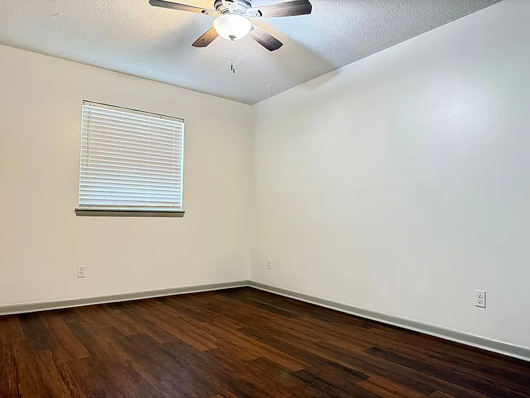 3604 Royal Oak Dr — Photo 15