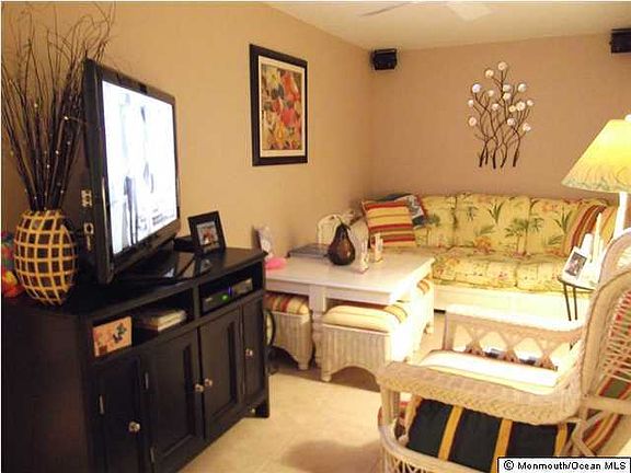 5th image of 1269 Argyll Circle #B