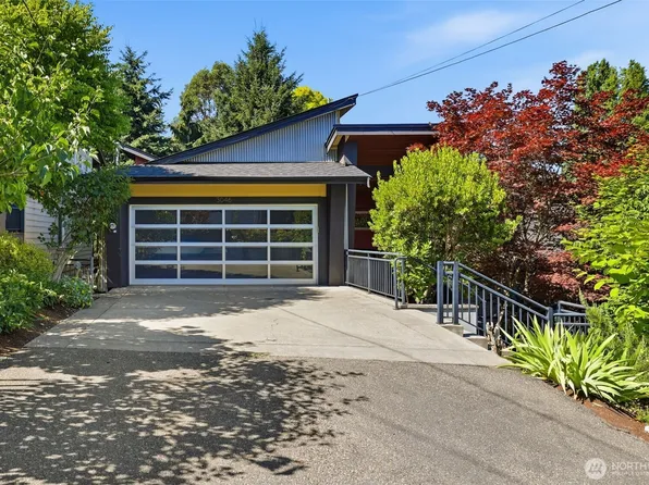 3046 SW Manning Street, Seattle, WA 98126