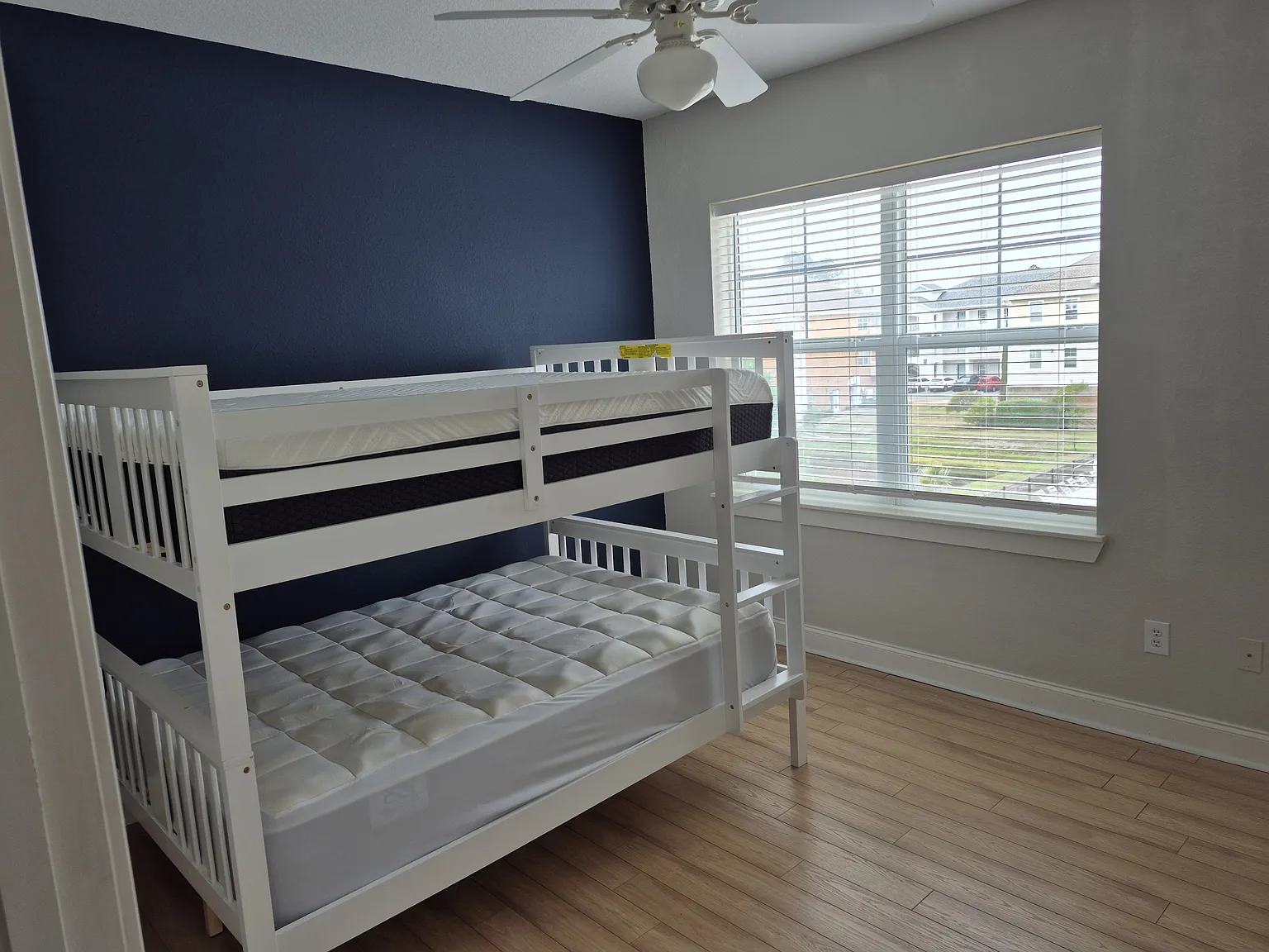 2 bed, 1299 sqft, $1,649 — Photo 4