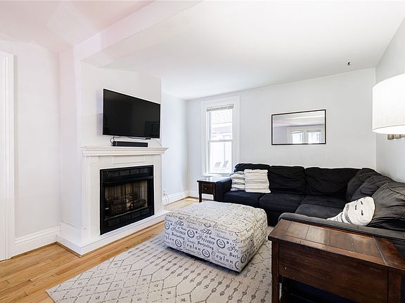 3rd image of 107 Cypress St