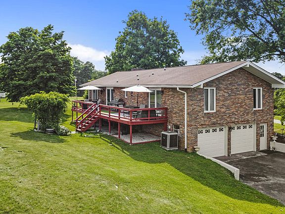 2nd image of 3021 Christopher Dr