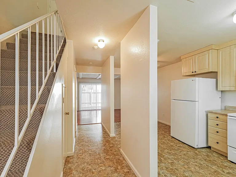 48 Lark Center Dr — Photo 2