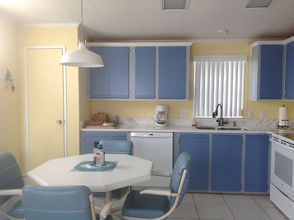 3rd image of 3710 Gulf Of Mexico Dr Lot B14