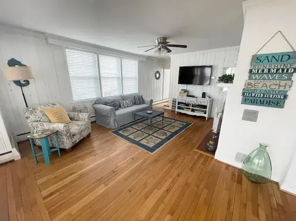 210 79th St, Virginia Beach, VA 23451