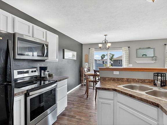 5th image of 1627 Redwood Dr