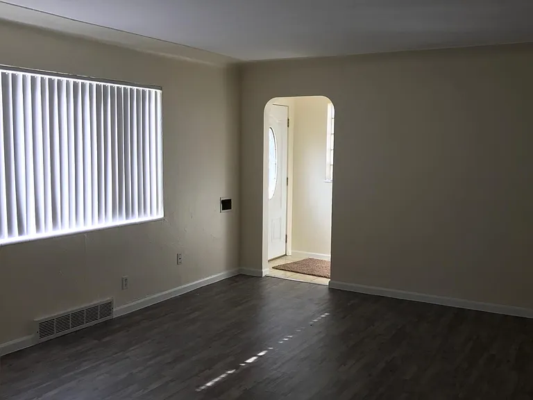 1470 Elmira St — Photo 2