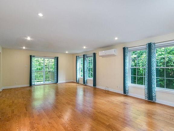 4th image of 71 Lower Birch Circle