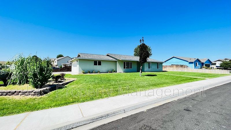 1st image of 611 Riverstone Dr