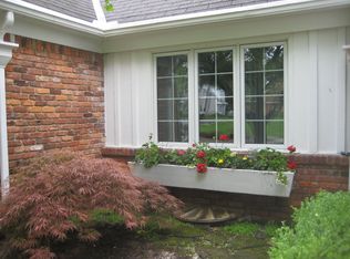 5052 Chatham Valley Dr, Toledo, OH 43615