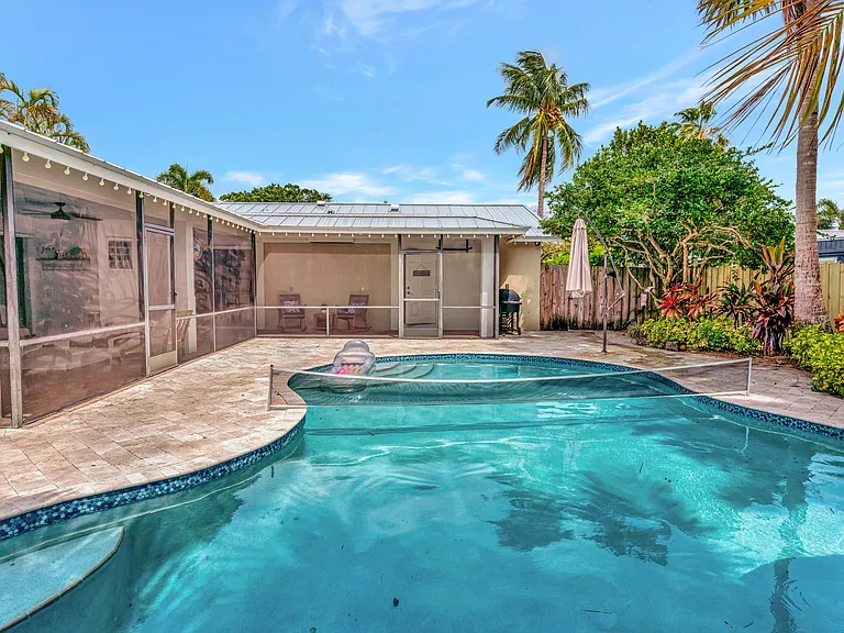 2436 Holly Ln — Photo 40