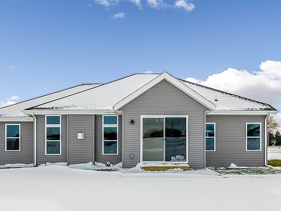 4th image of 260 Club House Dr