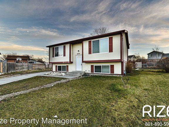 2nd image of 3717 S Buckeroo Cir