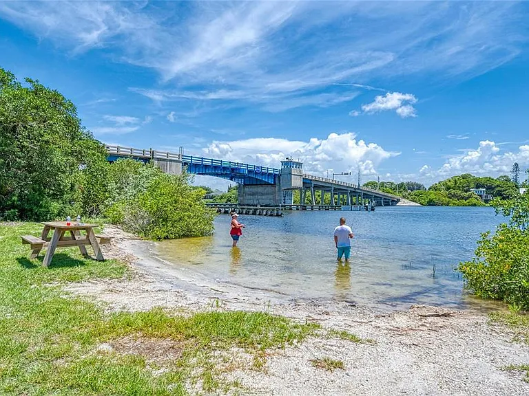 8613 Seasalt Loop — Photo 87