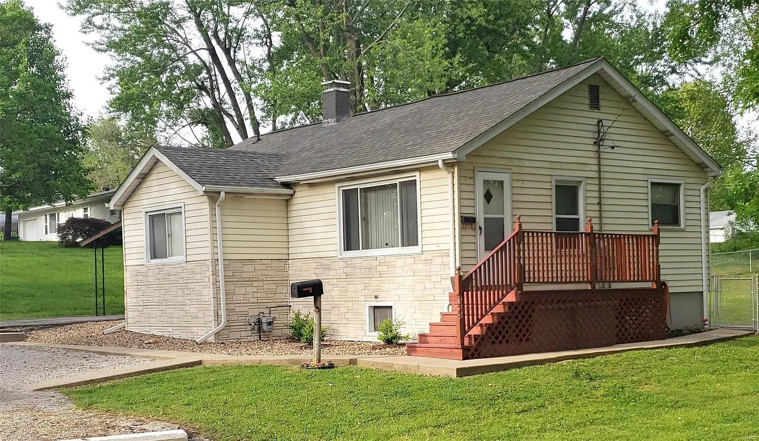 147 Edwards St photo 1