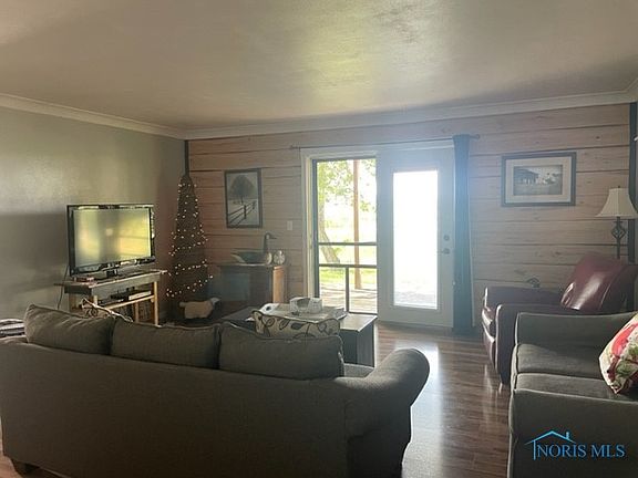 3rd image of 1520 Road Y