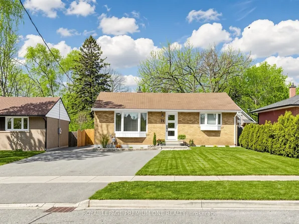 72 Thornton Ave, Bradford West Gwillimbury, ON L3Z 1N4
