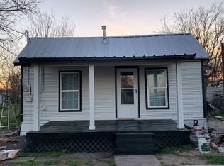 402 Sturgis St, Taylor, TX 76574