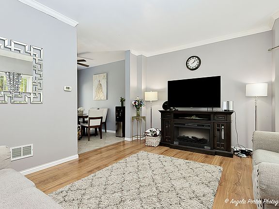 3rd image of 2155 N Millstone Dr