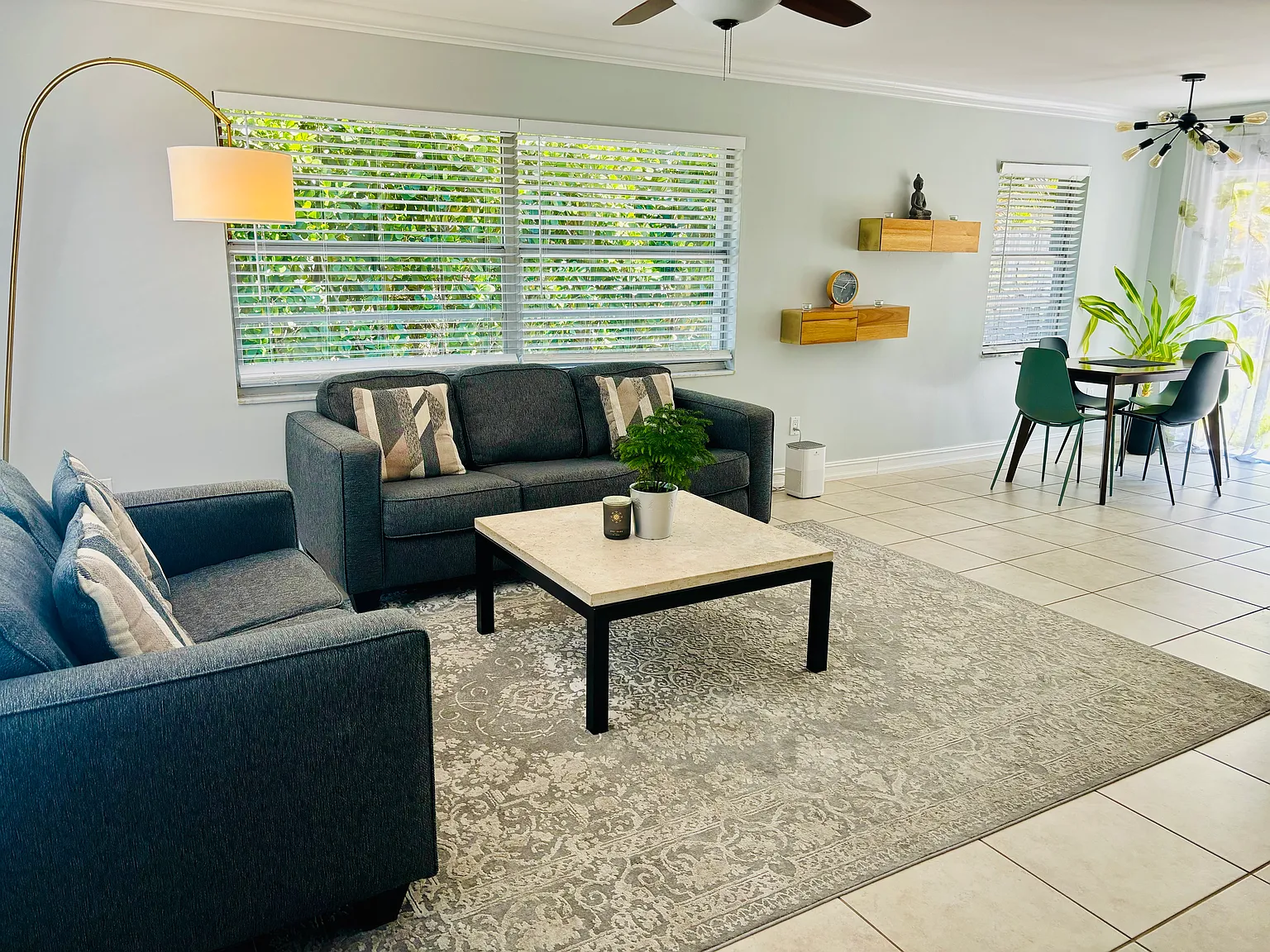 3 bed, 1100 sqft, $3,000 — Photo 2