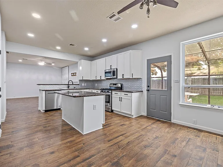 4803 Windcross Ct — Photo 14