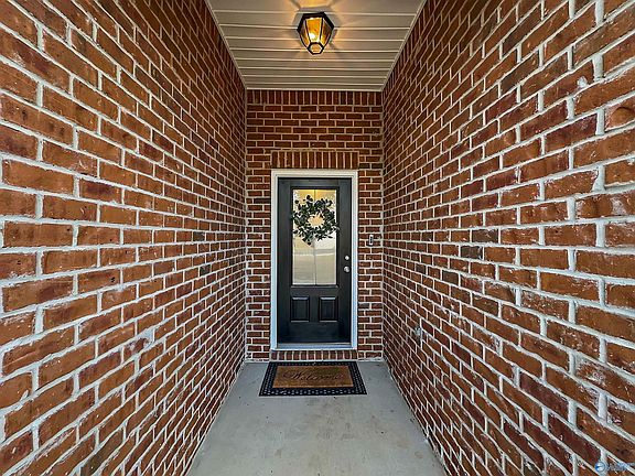 3rd image of 4005 Rockland Cir SE