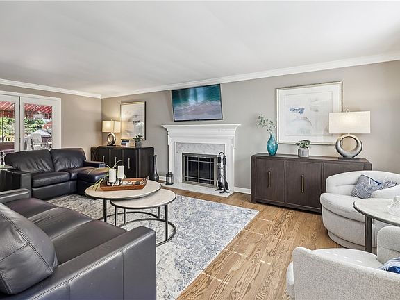 3rd image of 4980 Meadow Park Dr