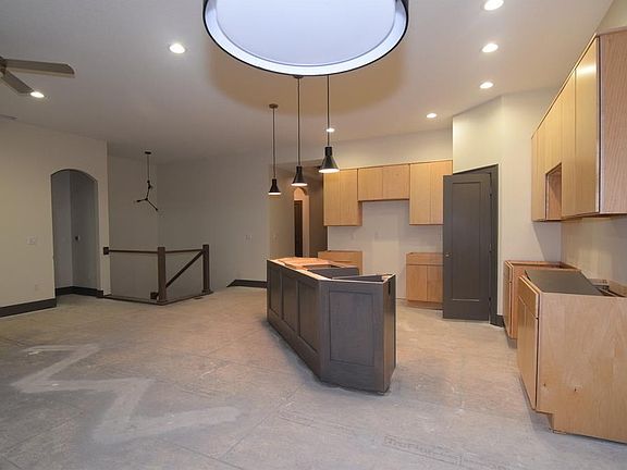 3rd image of 9076 Hayden Dr