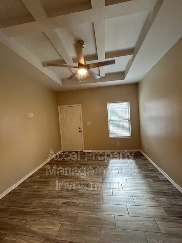3 bed, 2.0 bath, 1008 sqft, $1,000 — Photo 2