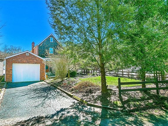 4th image of 102 Earl Dr