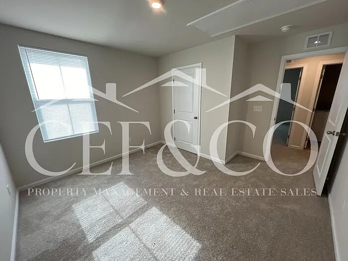 921 Delia Ave — Photo 34