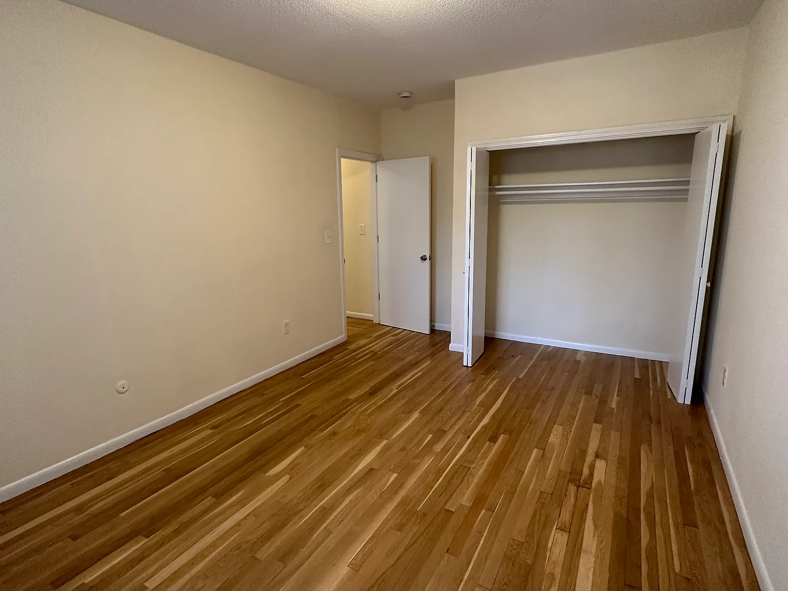 1 bed, 9999 sqft, $2,300 — Photo 4